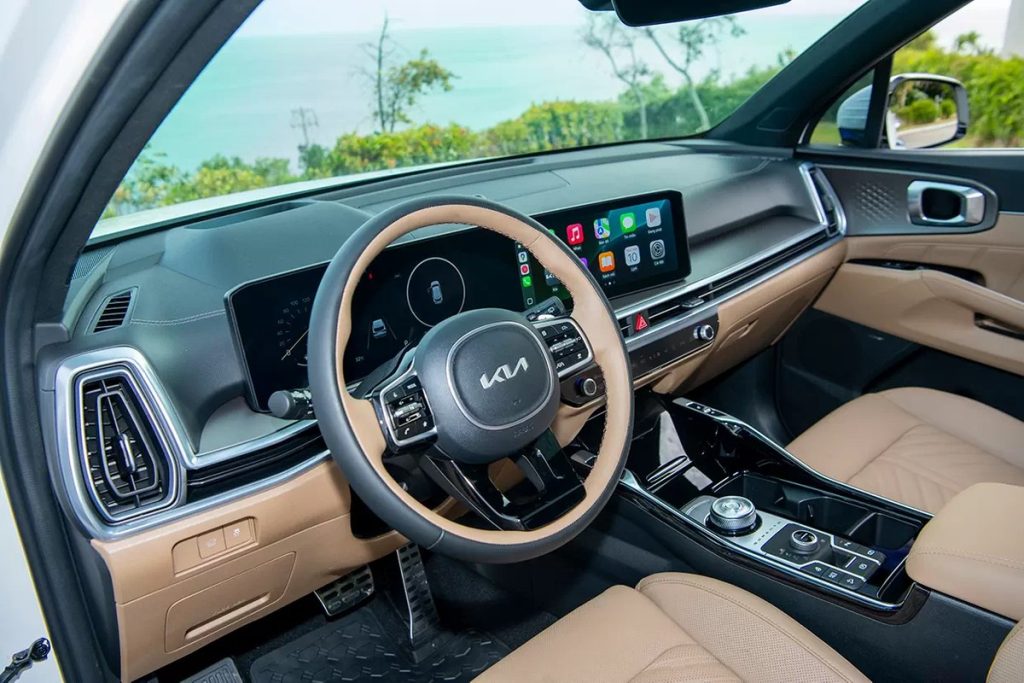 Khoang lái của New Sorento